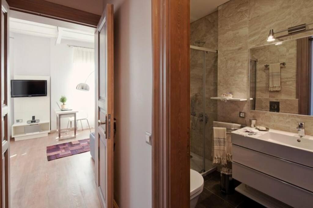 Baylo Suites Istanbul Room photo